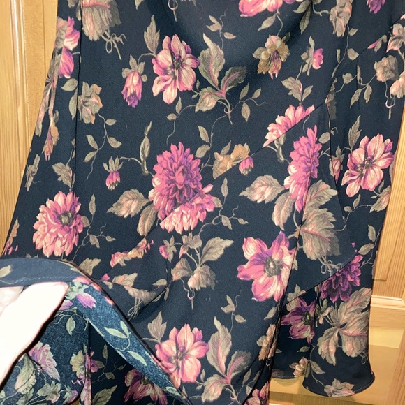 Lg floral skirt with asymmetric ruffle - Picture 4 of 6